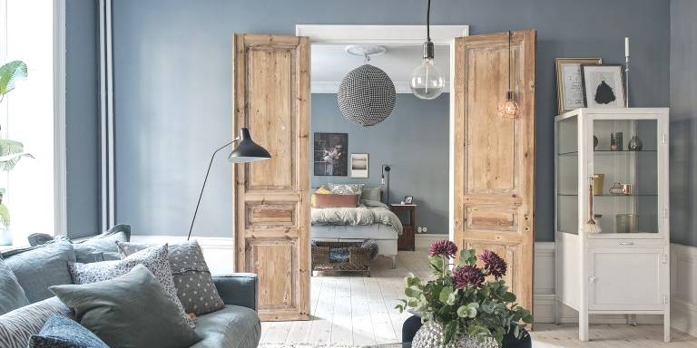 houten deur plaatsen